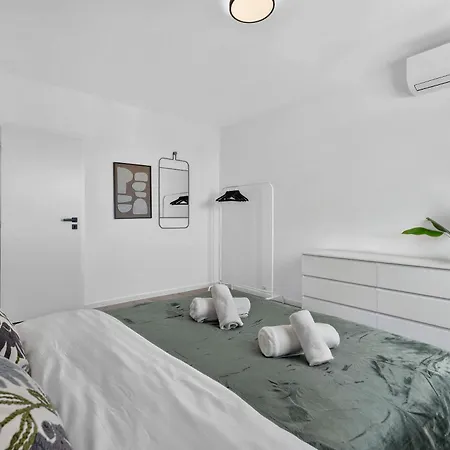 דירה Horizon For 6 - Spacious & Quiet ברטיסלאבה