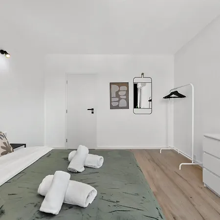 Horizon For 6 - Spacious & Quiet * 布拉迪斯拉发