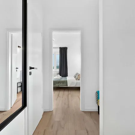 Horizon For 6 - Spacious & Quiet דירה ברטיסלאבה